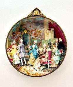 بشقاب دیوارکوب قاب برنجی طرح کلاسیک کد 4