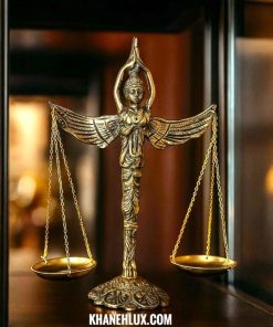 مجسمه ترازوی عدالت برنجی