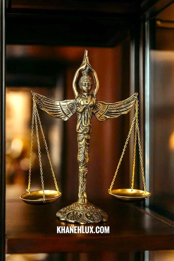 مجسمه ترازوی عدالت برنجی